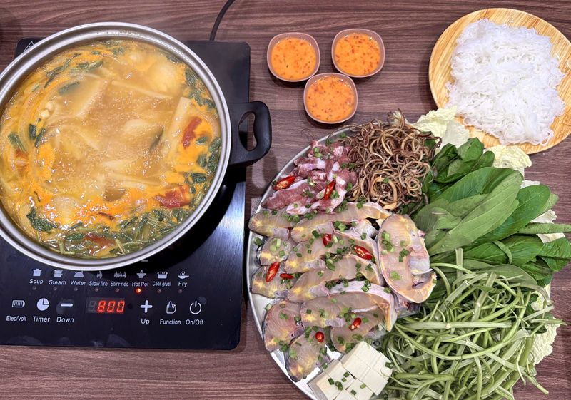 Lẩu cá tầm Yên Dương Quán